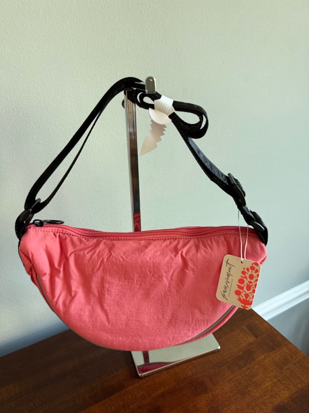 FREE PEOPLE MOVEMENT Bulls Eye Sling Bag-Coral - Picture 2 of 10